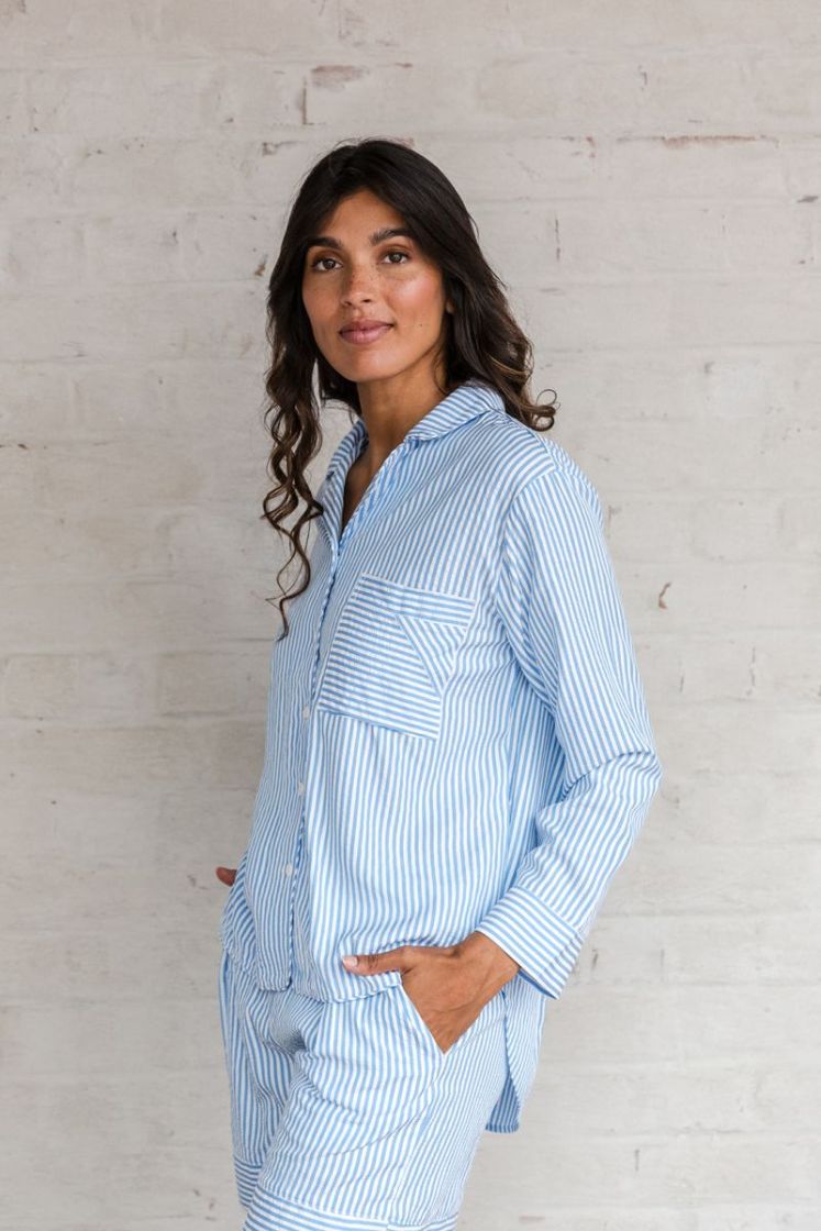 HENRIETTE BLAUW